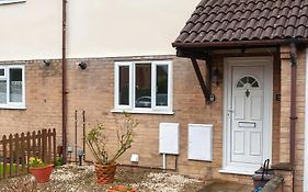 Delightful Home Great Location In Gloucester Quedgeley By Staystaycations